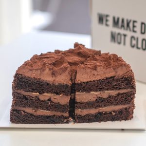 Dark Chocolate Seasalt Caramel – Slice Cake